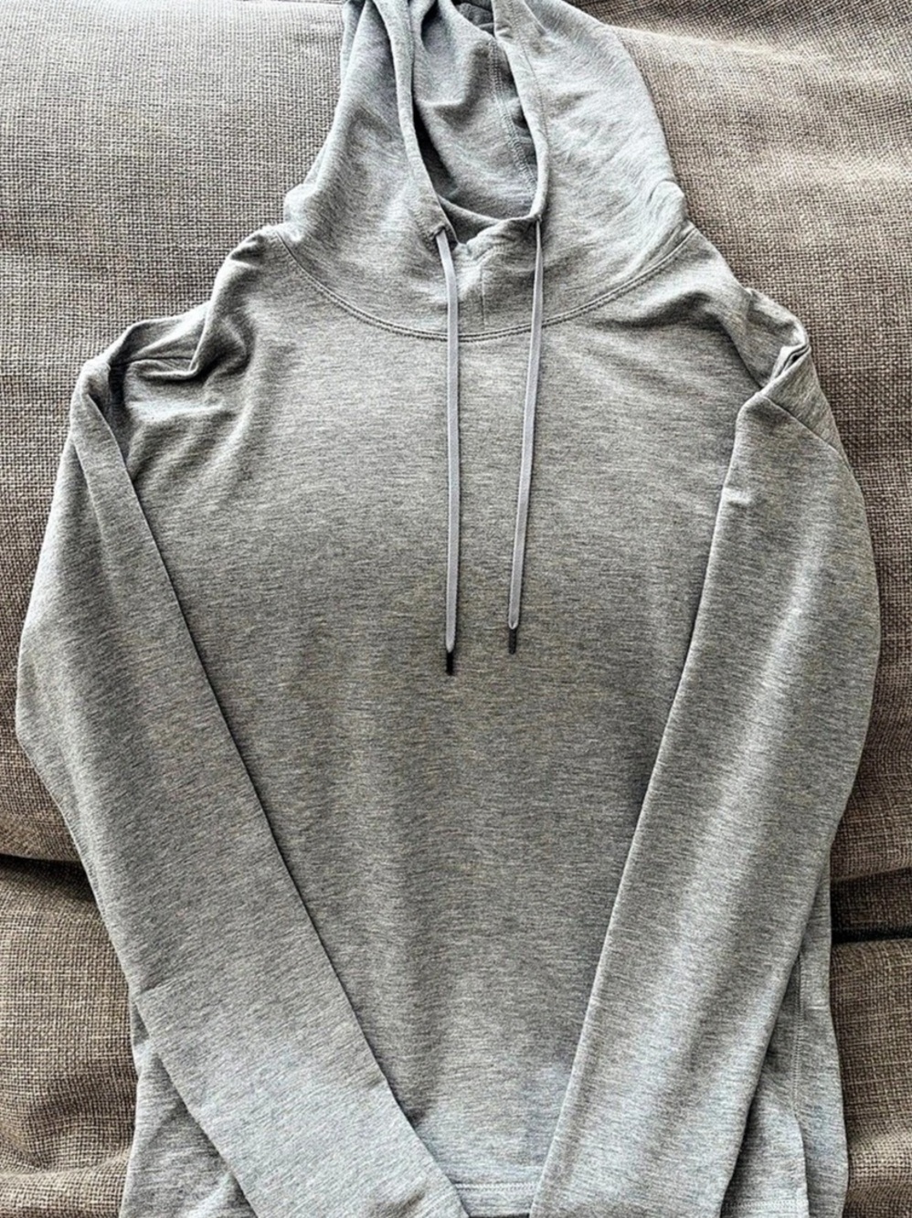 Athletic Works Woman’s Light Weight Hoodie. Woman’s Medium
Eddie Bauer Multicolo